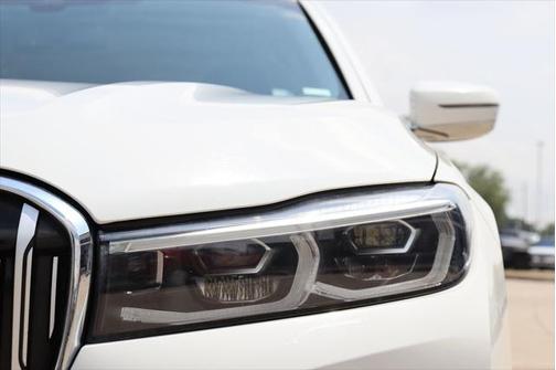 2022 BMW 740 i