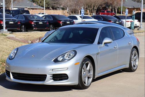 2015 Porsche Panamera 4