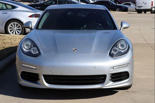 2015 Porsche Panamera 4