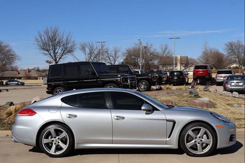 2015 Porsche Panamera 4