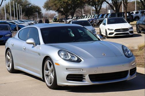 2015 Porsche Panamera 4