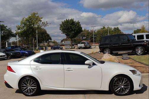 2018 Lexus IS 300 Base