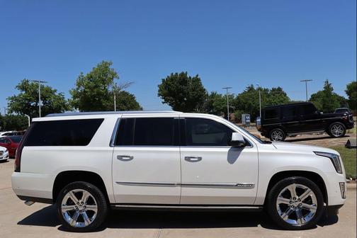 Crystal White Tricoat 2017 Cadillac Escalade ESV Platinum