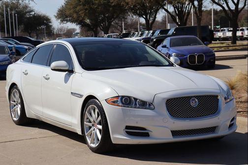 2014 Jaguar XJ Base