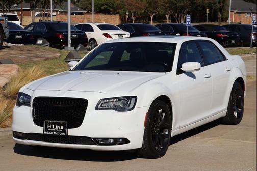 2022 Chrysler 300 S