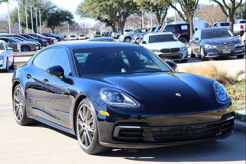 2018 Porsche Panamera 4