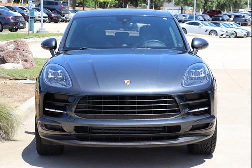 Volcano Grey Metallic 2021 Porsche Macan Macan