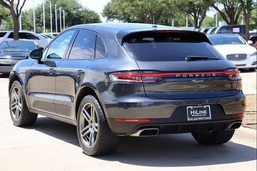 Volcano Grey Metallic 2021 Porsche Macan Macan