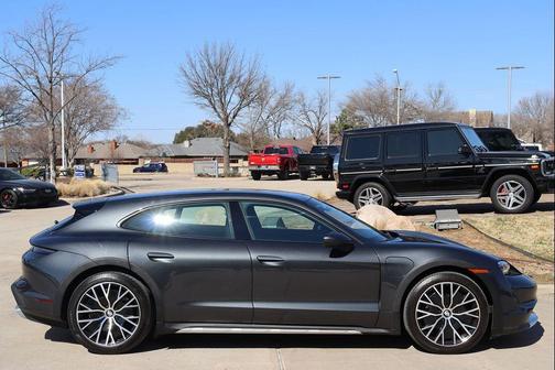 2022 Porsche Taycan 4