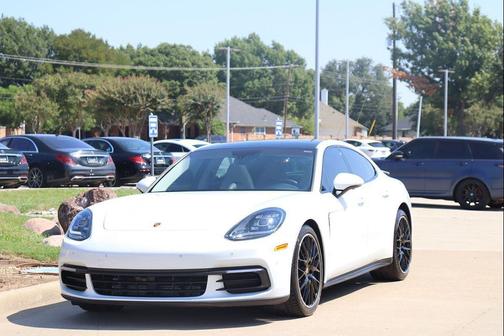 2018 Porsche Panamera 4