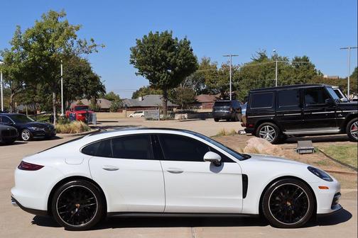 2018 Porsche Panamera 4