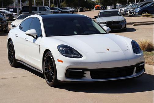 2018 Porsche Panamera 4
