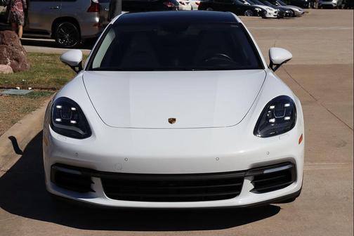 2018 Porsche Panamera 4