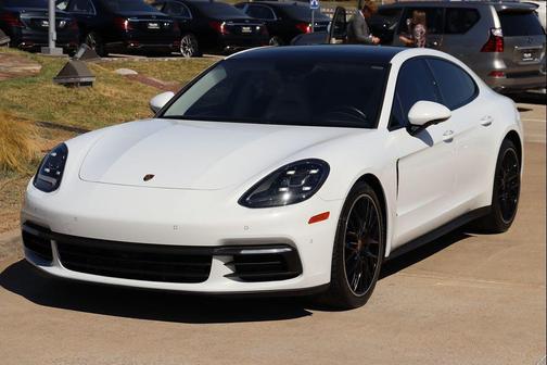 2018 Porsche Panamera 4