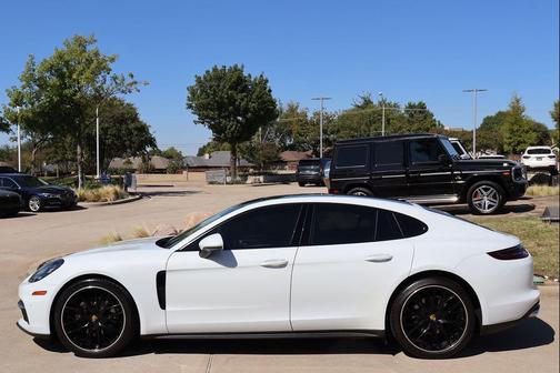 2018 Porsche Panamera 4