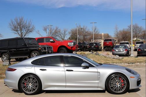 2017 Porsche Panamera Turbo