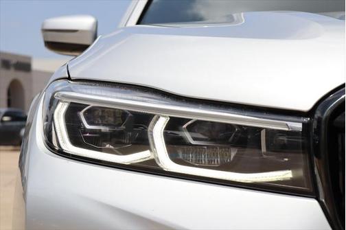 2020 BMW 740 740i