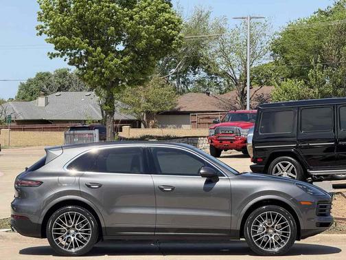 Quartzite Metallic 2019 Porsche Cayenne Cayenne