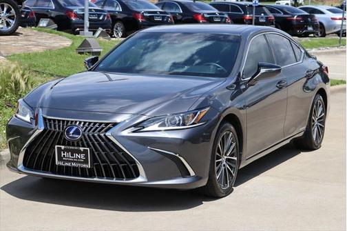 2022 Lexus ES 300h Base