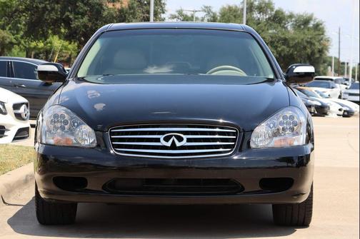 2004 INFINITI Q45 Premium