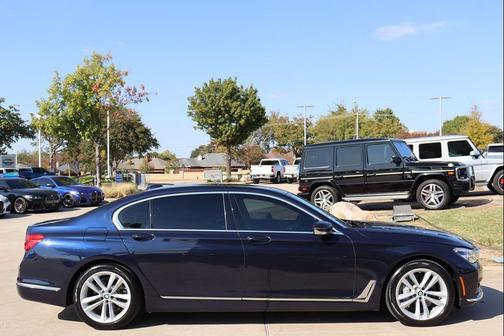 2017 BMW 750 i xDrive