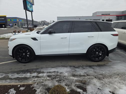 2025 Land Rover Range Rover Sport SE