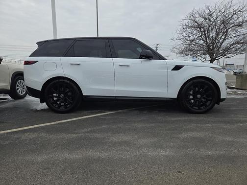 2025 Land Rover Range Rover Sport SE