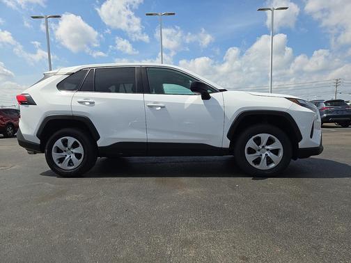 Ice Cap 2024 Toyota RAV4 LE