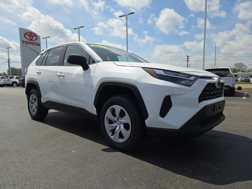 Ice Cap 2024 Toyota RAV4 LE