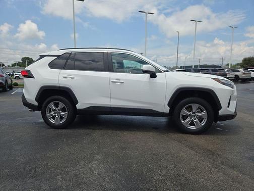 Ice 2025 Toyota RAV4 XLE