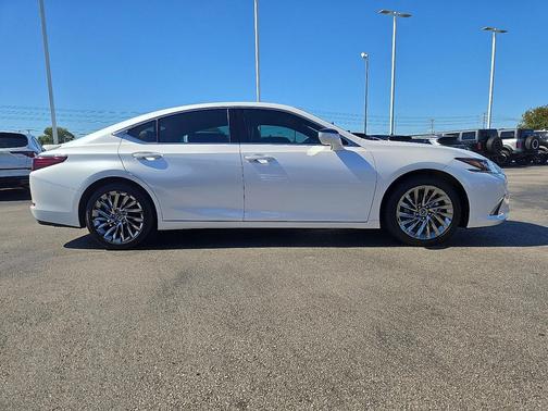 2024 Lexus ES 350 Ultra Luxury