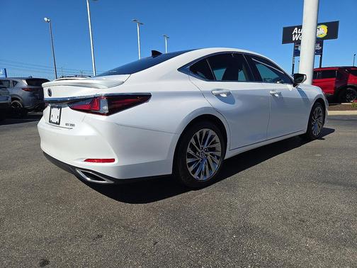 2024 Lexus ES 350 Ultra Luxury
