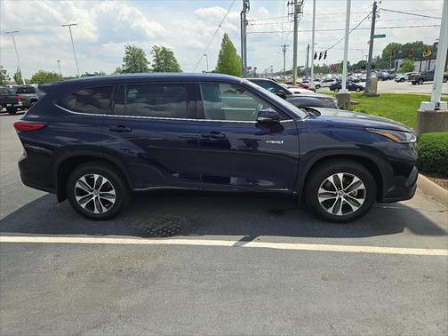 2021 Toyota Highlander Hybrid XLE