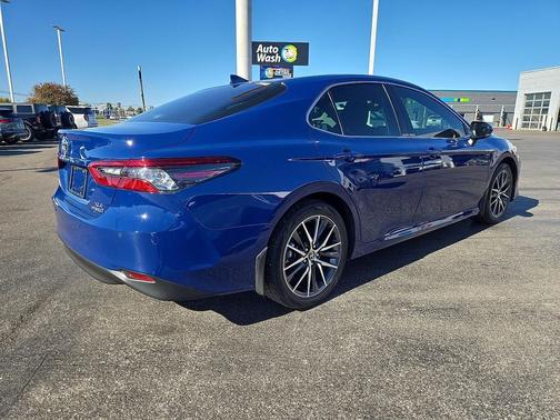 2023 Toyota Camry Hybrid XLE