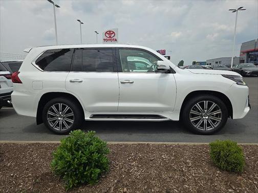 2016 Lexus LX 570 Base