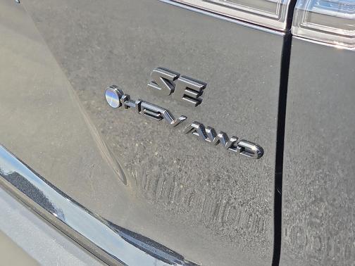2025 Toyota Corolla Hybrid SE