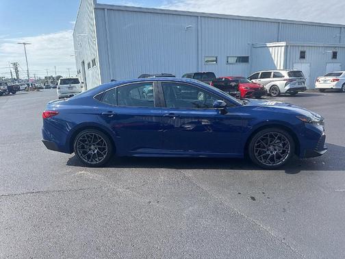 08Q4 / EA20 2026 Toyota Camry SE