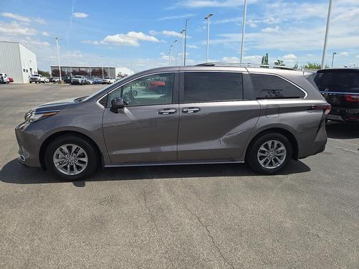 Predawn Gray Mica 2023 Toyota Sienna XLE