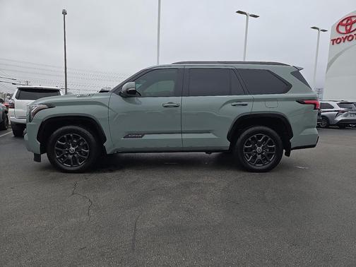 2024 Toyota Sequoia Platinum