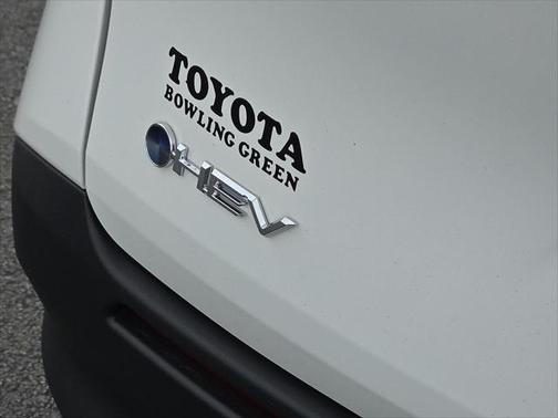 2025 Toyota Sienna LE