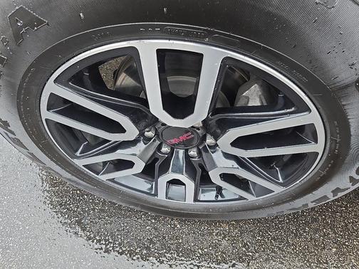 2023 GMC Yukon 4WD AT4