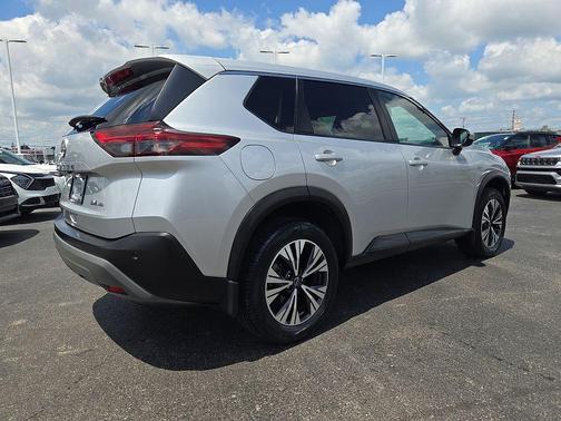 Brilliant Silver Metallic 2023 Nissan Rogue SV