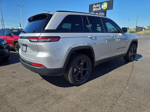 2025 Jeep Grand Cherokee Altitude
