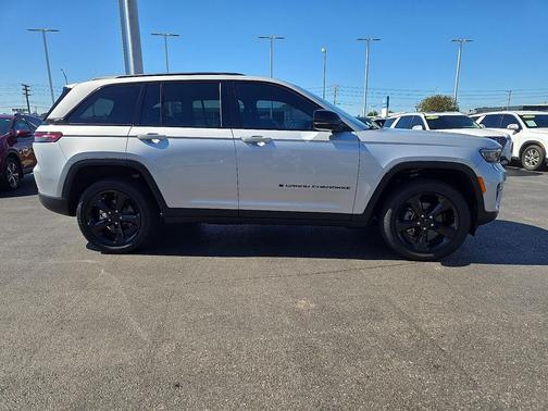 2025 Jeep Grand Cherokee Altitude