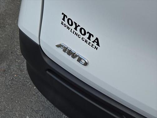 2023 Toyota Sienna LE