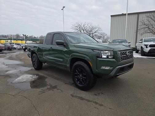 2023 Nissan Frontier SV