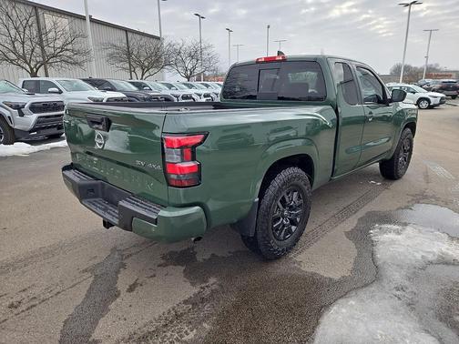2023 Nissan Frontier SV