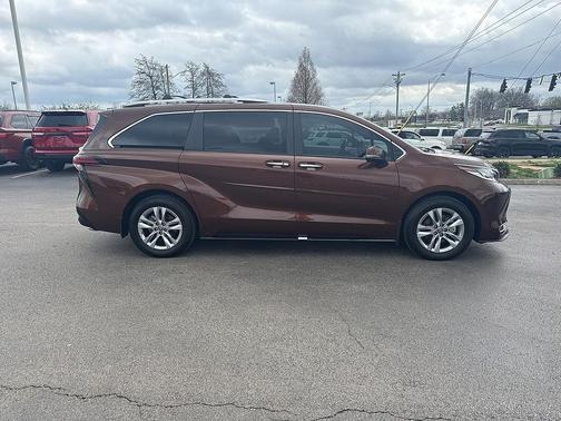 2024 Toyota Sienna Limited