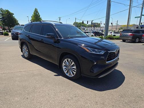 Midnight Black Metallic 2024 Toyota Highlander Platinum