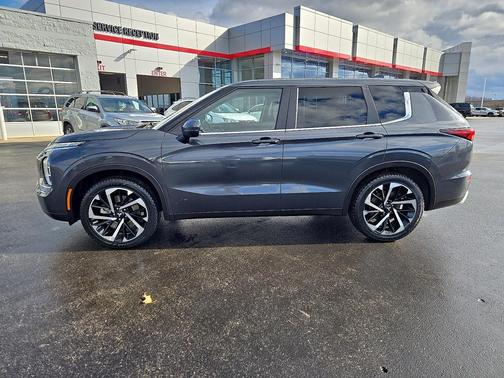 2024 Mitsubishi Outlander SE